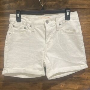 White Levi’s Shorts